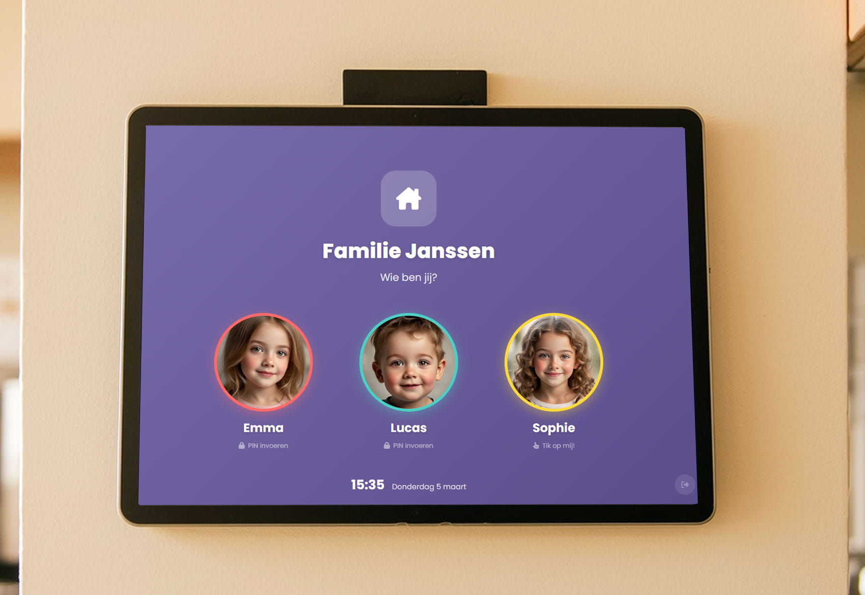 Chup kioskscherm op een tablet met taken en agenda voor kinderen